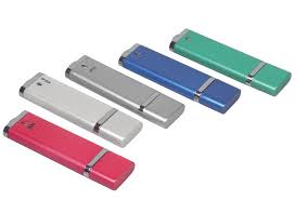 tchem-metallitcheskie-fleshki-otlitchayutsya-ot-plastikovh